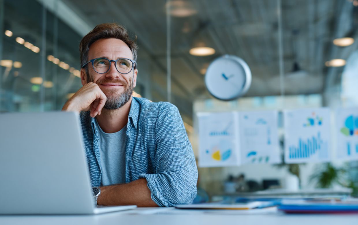 Fast business funding approval on laptop showing 24-48 hour timeline for business owner